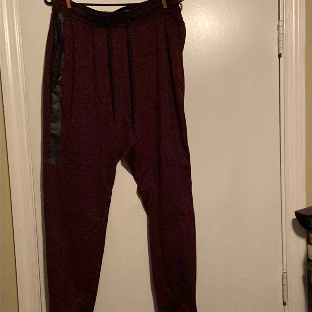 Men's A/E Burgundy Pants Medium